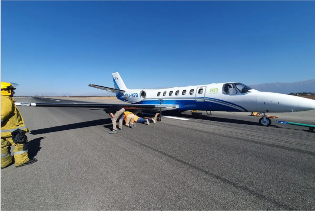 El Aeropuerto de Salta funciona luego de 12 horas de caos que provocó un avión de Río Negro