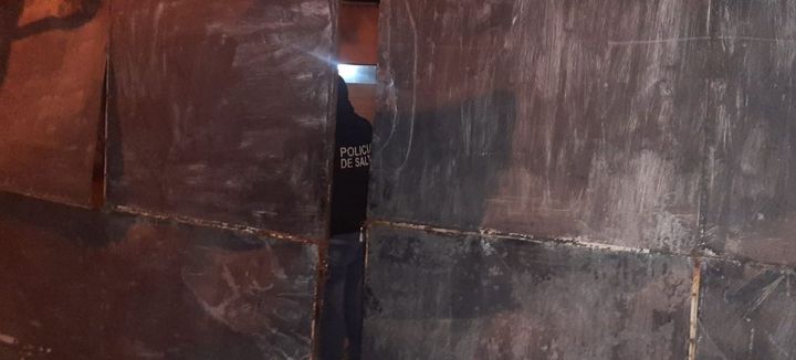 Trata de originarios en el hotel de un concejal