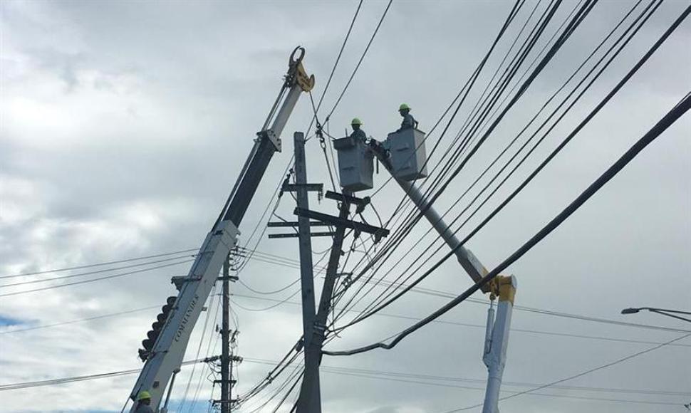 Hay corte total en Avenida Chile por cambio de luminarias 