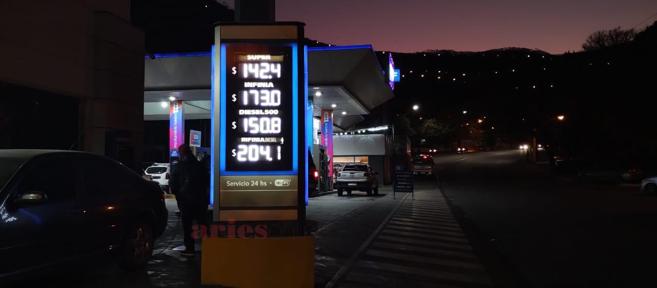 Salta la encarecida: la nafta subió 5% más que en el resto del país&nbsp;