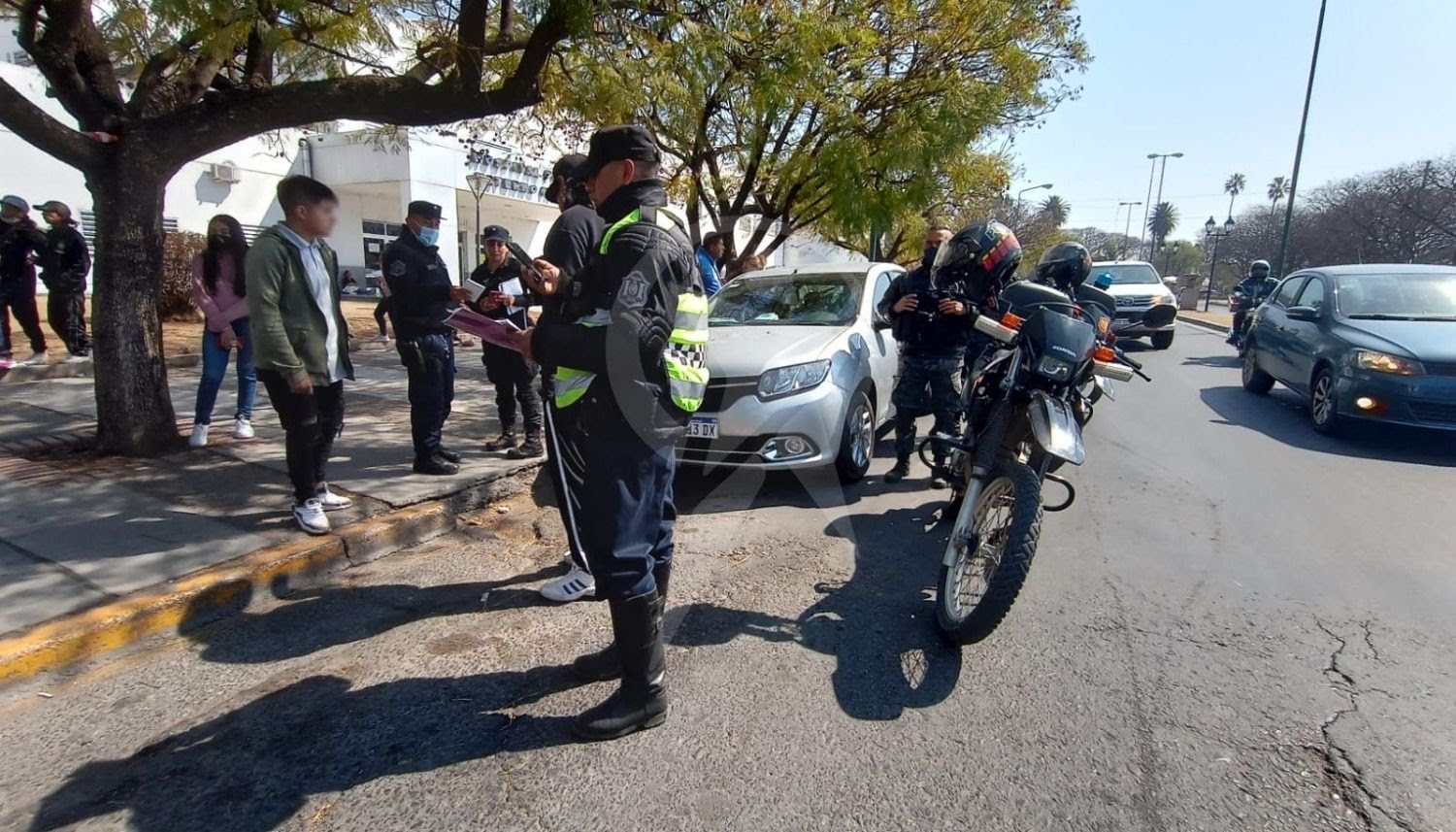 Manejaba ebrio y provocó un choque en cadena en el Materno Infantil 