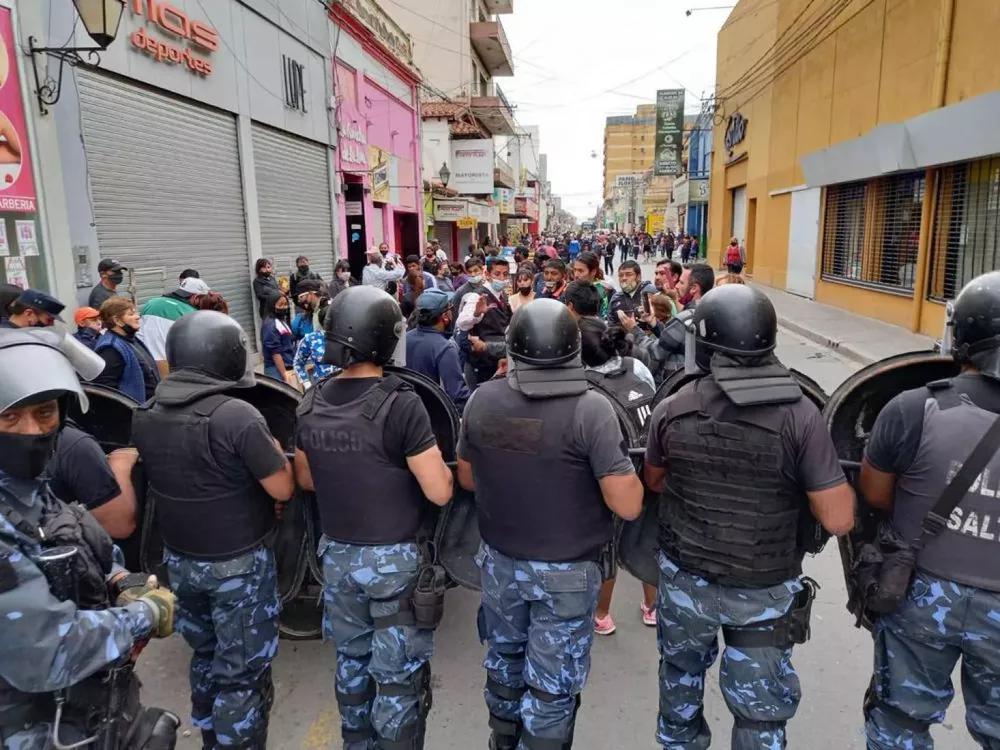 El milagro menos tranquilo: manteros pedirán una vez más trabajar o marcharán mañana 